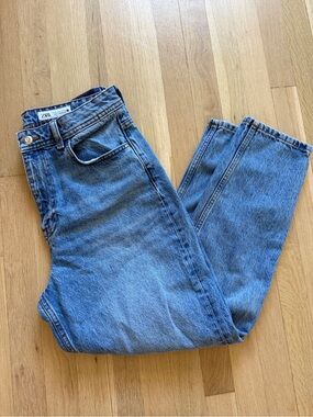 Zara Blue High-Waist Mom Jeans
